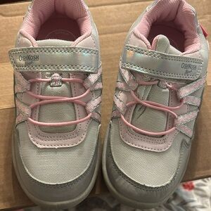 Girls Osh Kosh sneakers.